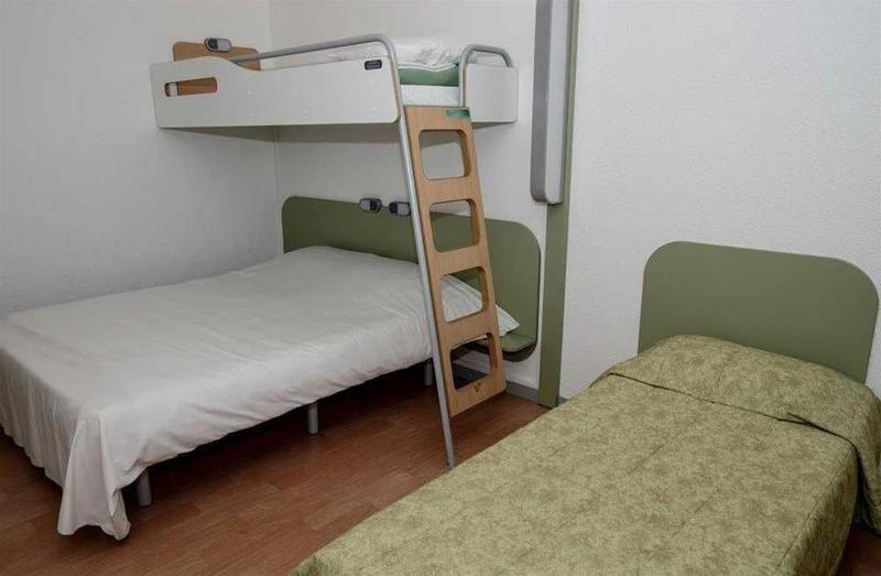 Kyriad Direct Lyon Nord - Dardilly Bagian luar foto